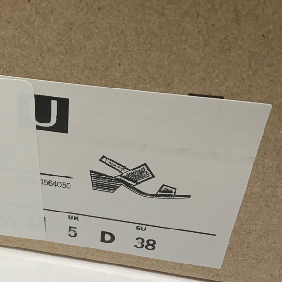 Clarks Women's Lorene Bright Brown Leather Block Heel Ankle strap Sandals 7.5 - Picture 6 of 12